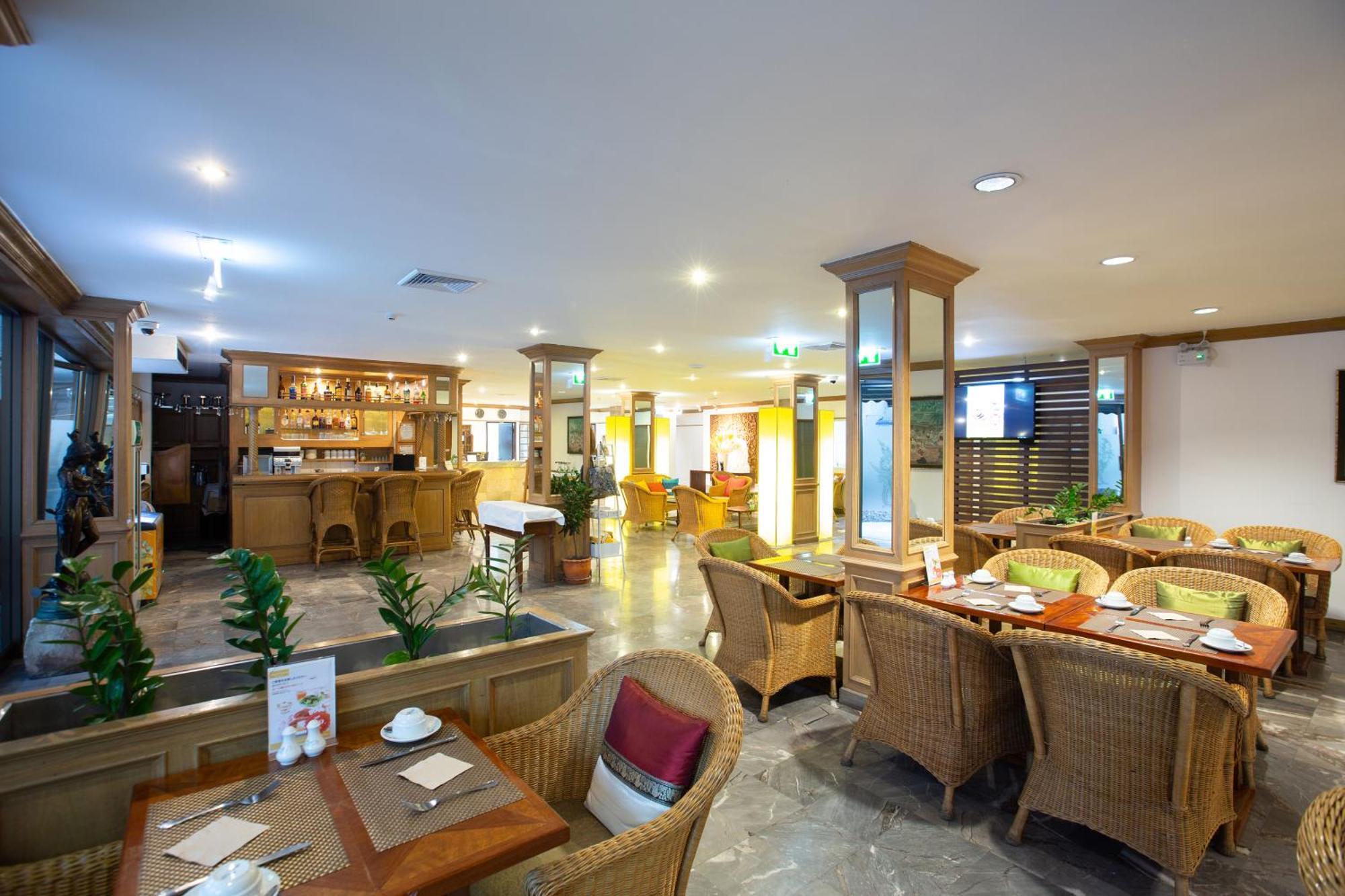 The Tarntawan Hotel Surawong Bangkok Esterno foto