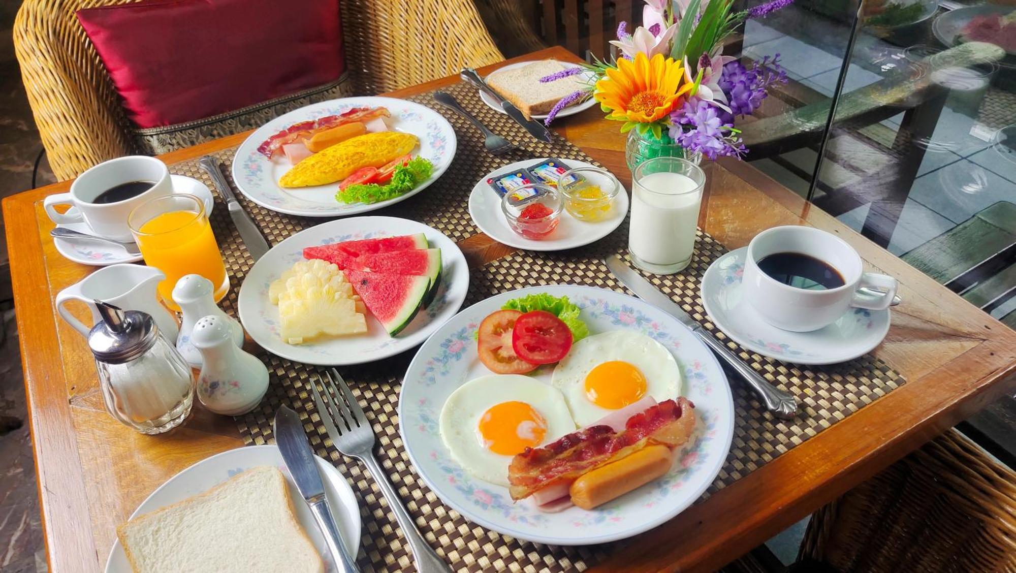 The Tarntawan Hotel Surawong Bangkok Esterno foto