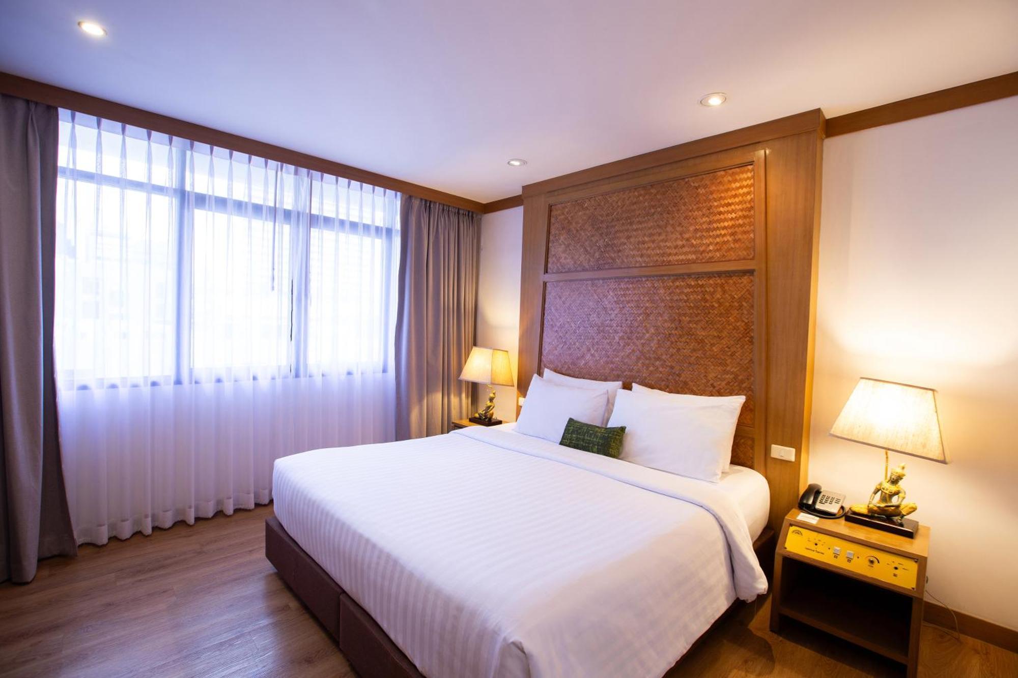 The Tarntawan Hotel Surawong Bangkok Esterno foto