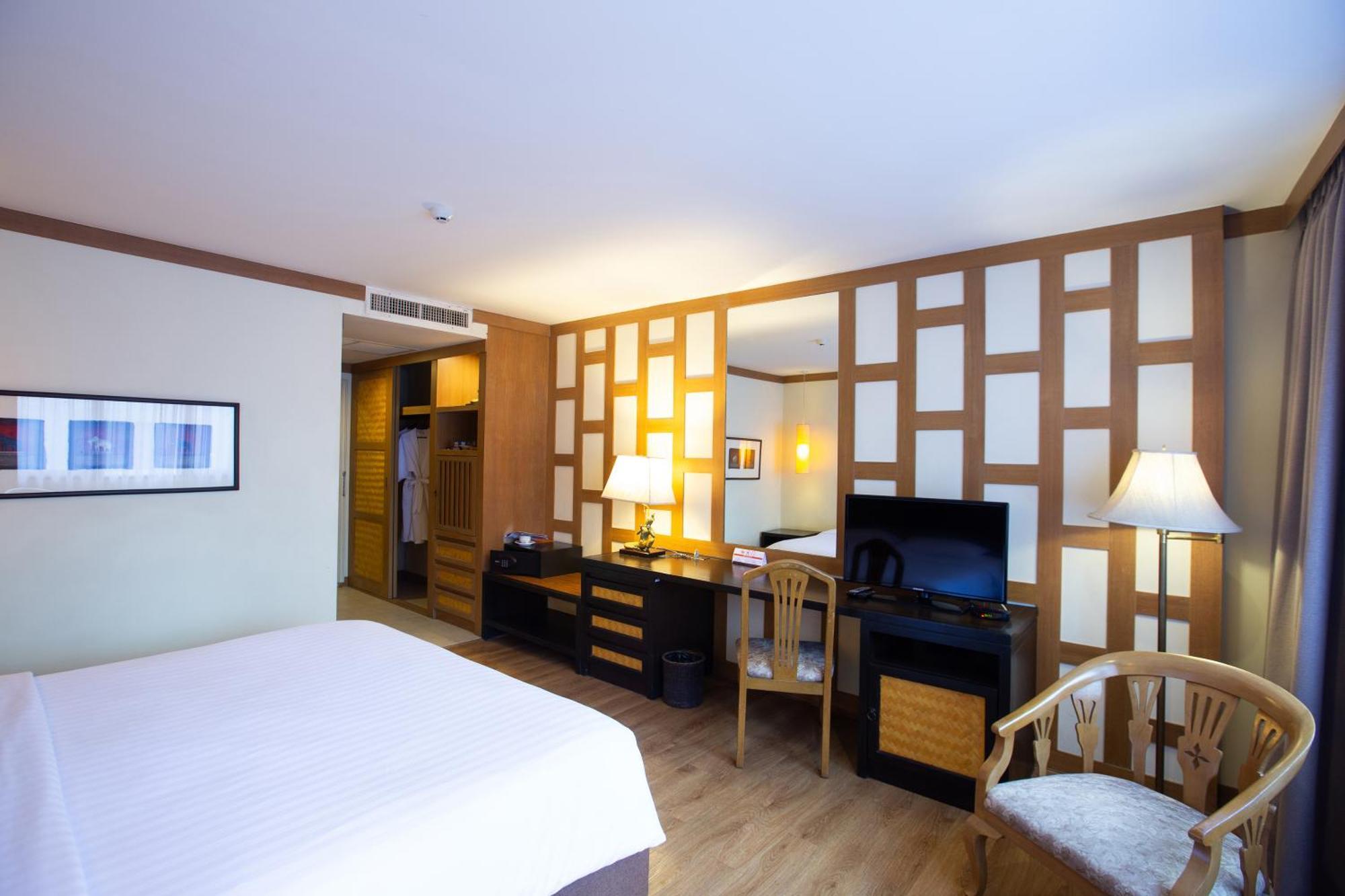 The Tarntawan Hotel Surawong Bangkok Esterno foto